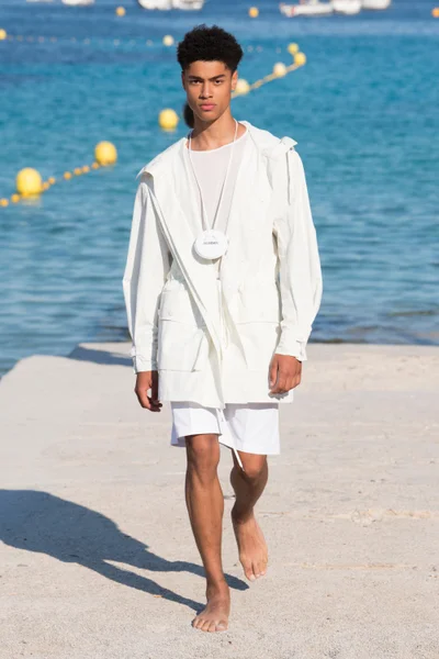 Look 8